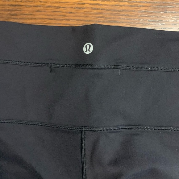 Lululemmon leggings with faux leather detail - Picture 2 of 3